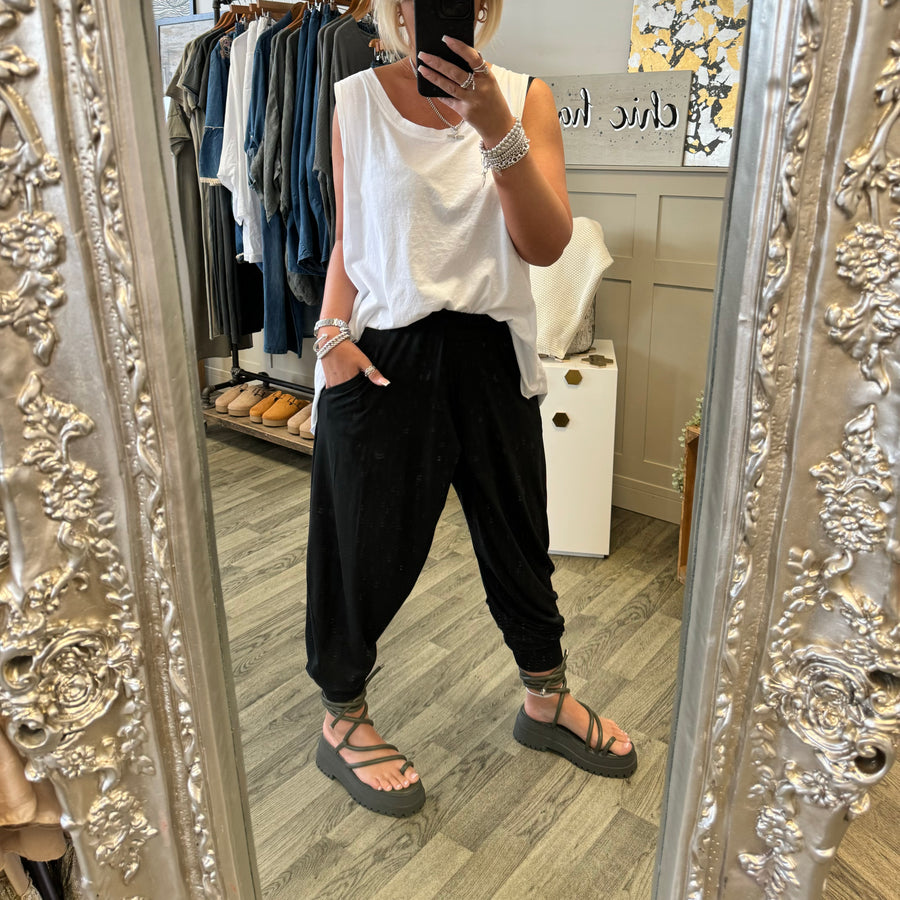 Relaxed cuff ankle pants - Black – Thread Shed Online